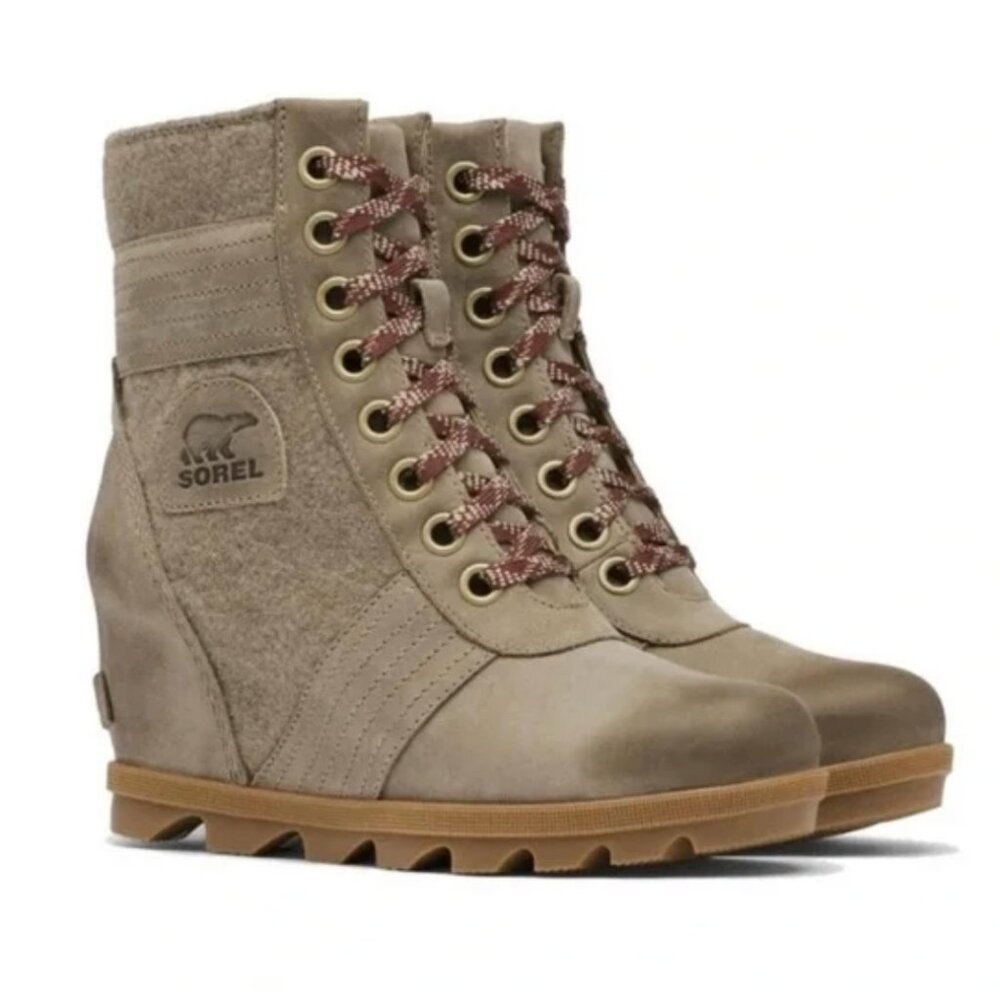 Sorel Lexie™ Waterproof Leather Wedge Boot in Khaki II size 8